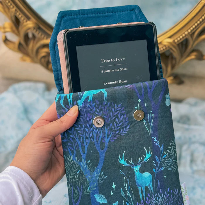 ENCHANTED FOREST E-READER SLEEVE
