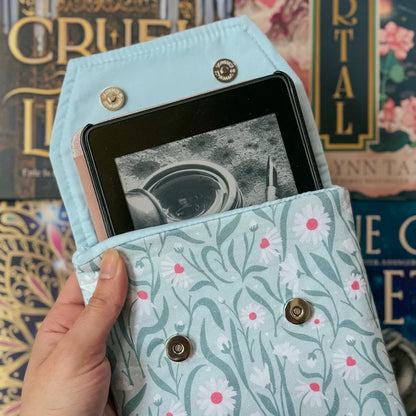 DAISIES E-READER SLEEVE