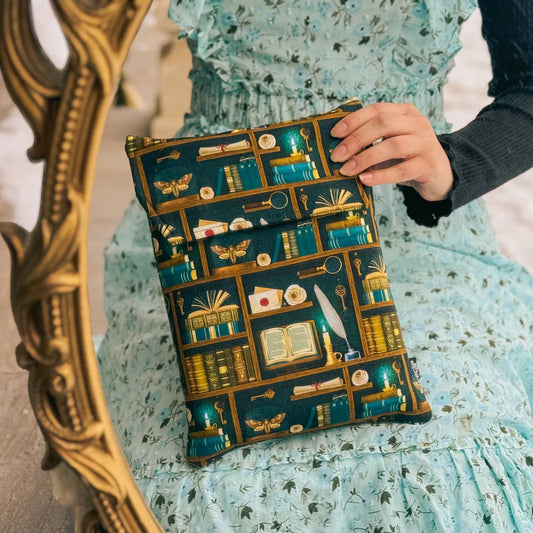 DARK ACADEMIA BOOK SLEEVE