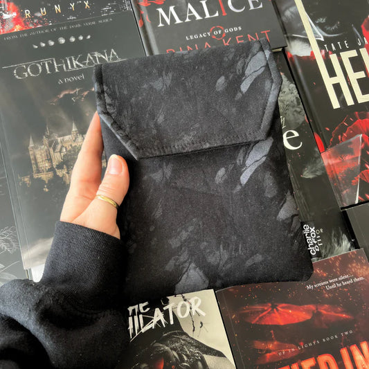 IN THE SHADOWS E-READER SLEEVE