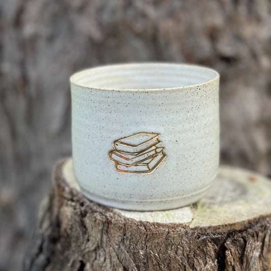 STACKED BOOKS CERAMIC MUG